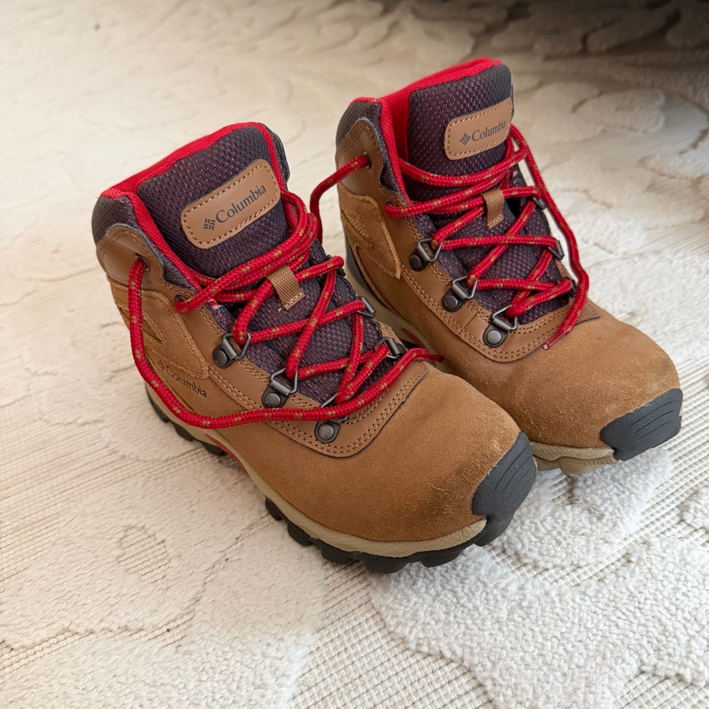 Columbia Kids Newton Ridge Amped Hiking Boots Size 2